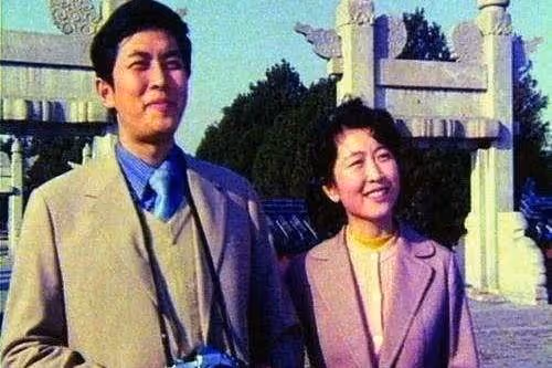 唐國強前妻：捧紅前夫卻被離婚，死後看女兒管「小三」繼母叫媽媽