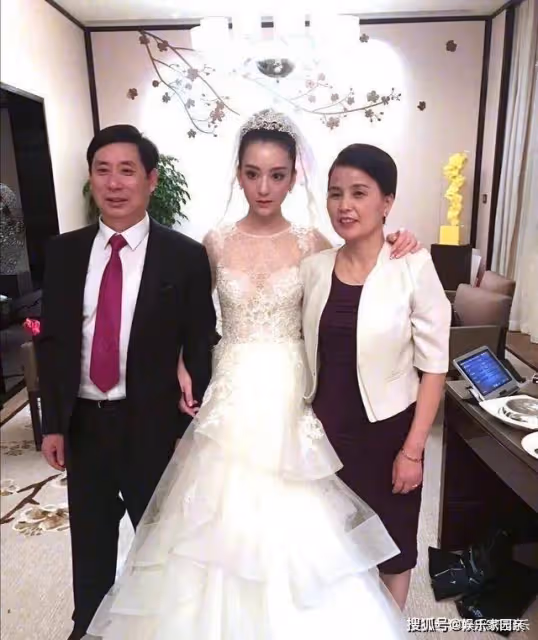 方媛母親:比女婿郭富城小4歲,照顧外孫女每月獲10萬零花錢