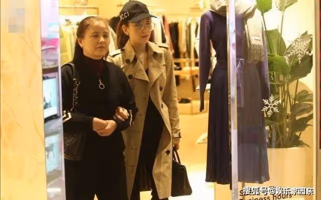 方媛母親:比女婿郭富城小4歲,照顧外孫女每月獲10萬零花錢