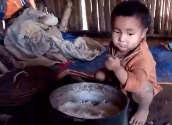 爸離世媽出走！5歲弟弟無人管「只剩一個人」卻拒絕好心鄰居收養「超暖回覆」讓人紅了眼眶：「我不在，媽媽會傷心的」