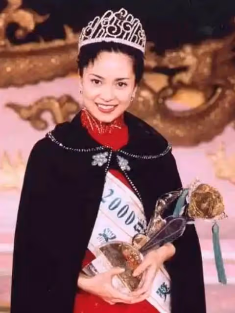 「最美港姐」郭羨妮下嫁窮小伙！倒貼鄉下公婆3套房，被酸「老了嫁不出」，她不懼風言風語：11年婚姻讓人大跌眼鏡