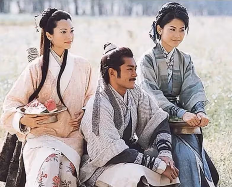 「最美港姐」郭羨妮下嫁窮小伙！倒貼鄉下公婆3套房，被酸「老了嫁不出」，她不懼風言風語：11年婚姻讓人大跌眼鏡
