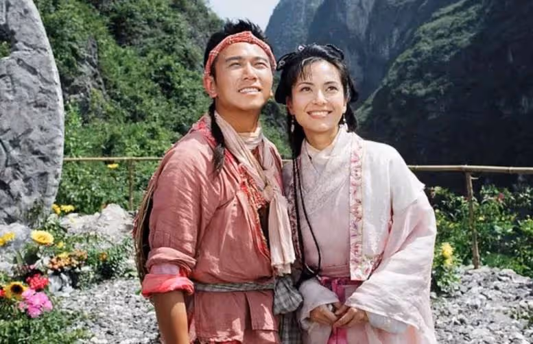 「最美港姐」郭羨妮下嫁窮小伙！倒貼鄉下公婆3套房，被酸「老了嫁不出」，她不懼風言風語：11年婚姻讓人大跌眼鏡