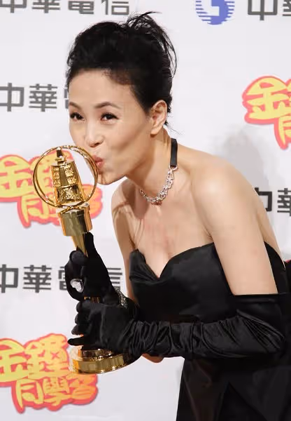 父母要求入贅！江淑娜「婚紗都拍好」不願男友委屈　無奈退婚「58歲追隨姐腳步」：沒歸宿也快樂
