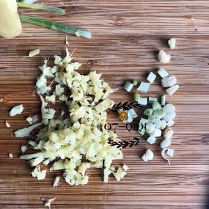 黃（wang）醬包（就是豆腐衣包肉）