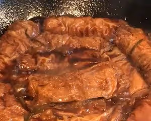 黃（wang）醬包（就是豆腐衣包肉）