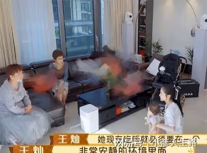 杜淳1歲女兒不吃飯,婆婆當眾指責王燦不敢還嘴!二婚女人的卑微