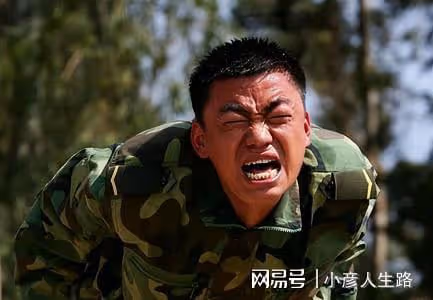 王寶強事業穩步,宋喆被傳出獄回村喂豬,馬蓉移民,差距出來了