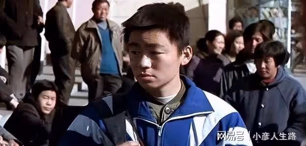 王寶強事業穩步，宋喆被傳出獄回村喂豬，馬蓉移民，差距出來了
