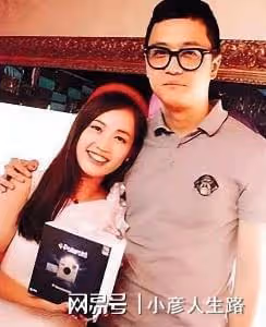 王寶強事業穩步,宋喆被傳出獄回村喂豬,馬蓉移民,差距出來了