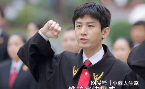 《底線》演技排名,成毅第十,王勁松第三,靳東終於不油了