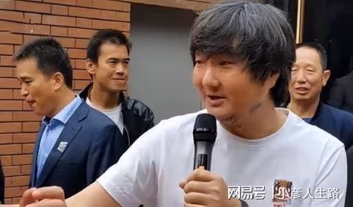 「磕磣男星」王大治:醜男也花心,愛過的六個女人一個比一個漂亮