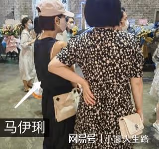 46歲的李小冉，46歲的曾黎，狠狠打臉同齡男星