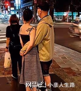 46歲的李小冉，46歲的曾黎，狠狠打臉同齡男星