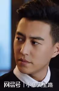 46歲的李小冉,46歲的曾黎,狠狠打臉同齡男星