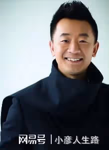 46歲的李小冉,46歲的曾黎,狠狠打臉同齡男星