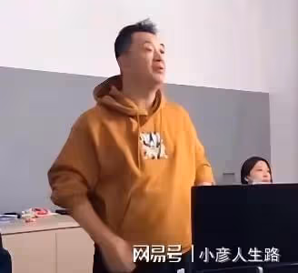 46歲的李小冉,46歲的曾黎,狠狠打臉同齡男星