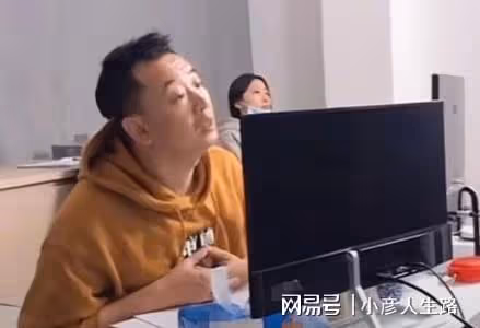 46歲的李小冉,46歲的曾黎,狠狠打臉同齡男星