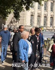 英國女王葬禮在倫敦舉行,女星吳珊卓代表加拿大出席,莊嚴而肅穆