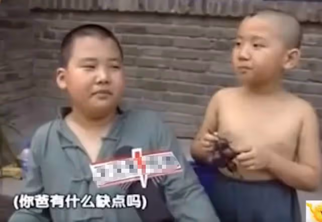 郭德綱王惠為陶陽慶生！三人緊挨似一家三口，吃大鍋飯太接地氣