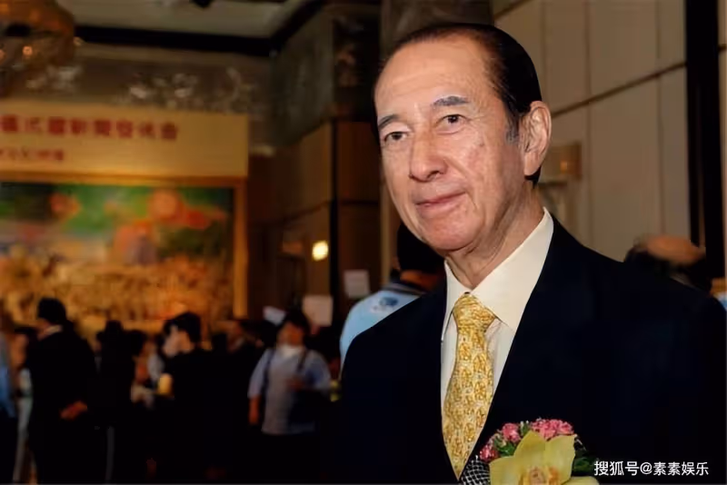 洗米華初步認罪，承認「貴賓廳疊碼」行為，妻子聽後神情落寞
