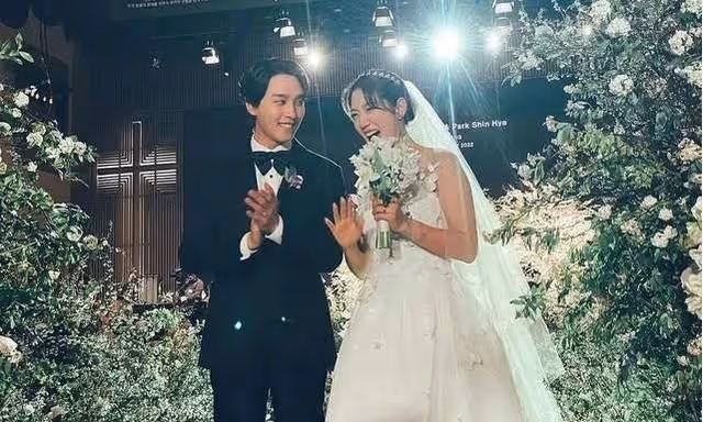 被譽為韓劇扛把子,見面會門票售價僅300,暖心舉動羨煞眾人