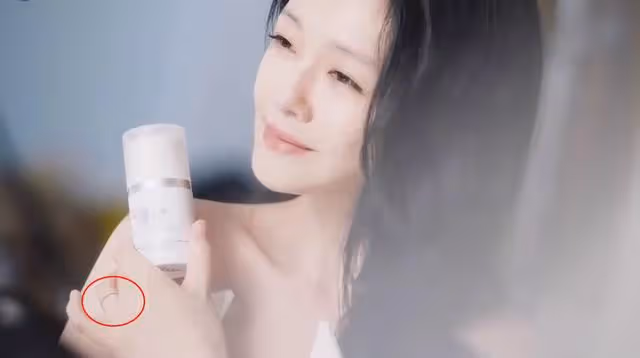 大S復出拍攝廣告,秀和老公具俊曄同款紋身,舉手投足都是驚艷