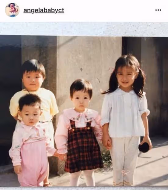 Baby童年舊照曝光!縮小版的五官確系天然美女, 難怪上小學時就是「校花」了, 可愛模樣被讚「從小美到大」