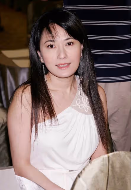 《家有仙妻》戈偉如兩進兩出豪門,和金城武姐弟戀,拒絕10億贍養費,苦盡甘來是最好的歸宿