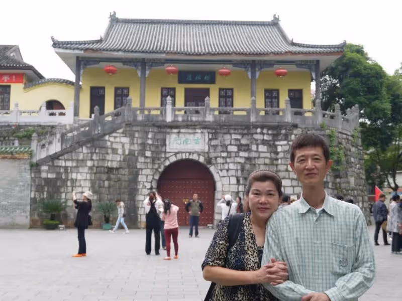 阿西入行40多年紅得辛苦! 遭逼拍戲「老婆生小孩黑衣人堵」女兒同為演員「堅持不幫」:別當靠爸族