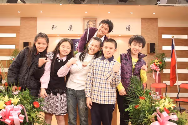 靠實力再翻紅!《夜市人生》許來發「12年後驚艷開嗓」遭笑虧:被演戲耽誤 「暖揭陳美鳳不斷聯關心」忘年交情曝光