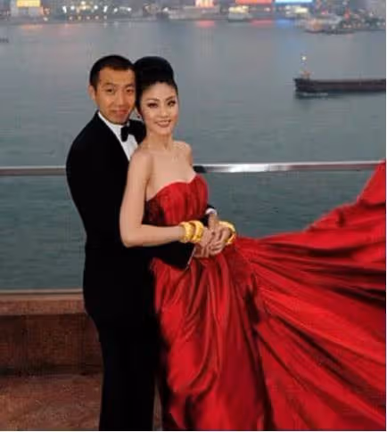 45歲陳慧琳倆兒子近照曝光,笑起來的樣子和媽媽一模一樣
