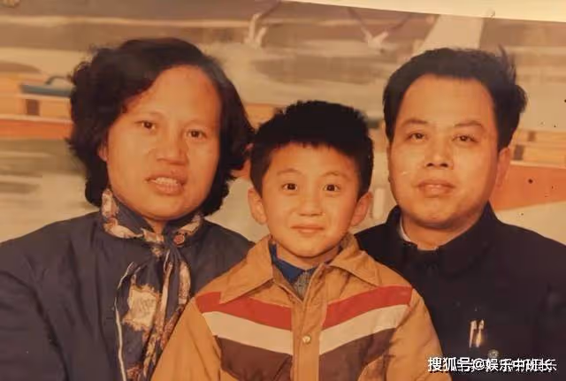 鄧超含淚披露:在重組家庭中幸福長大,我為拯救親人生命拚命拍戲