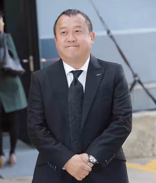 港姐50周年引爭議，決賽前辦泳裝秀曾志偉被批太低俗，TVB已回應