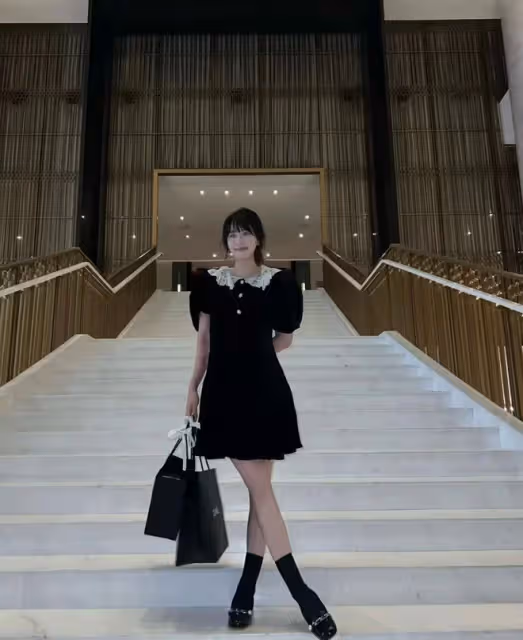 「人大女神」婚禮陣仗大!穿魚尾裙妖嬈美艷,嫁北京土豪畫面甜蜜