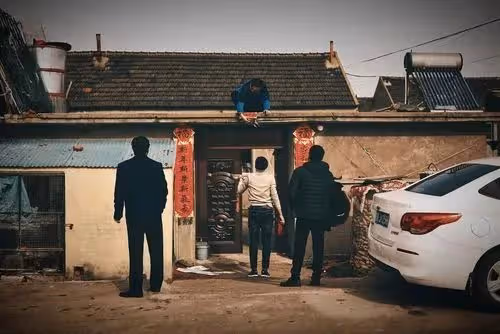 我被鄰居嫌棄賺不到錢,還慫恿婆婆別給我做飯吃,後來她遭報應了