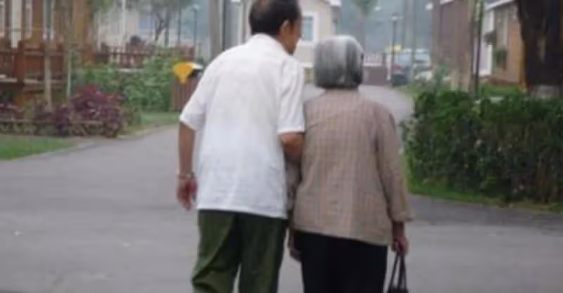72歲老人坦言：寧願給兒子當牛做馬，也不要在農村養老了，怕了