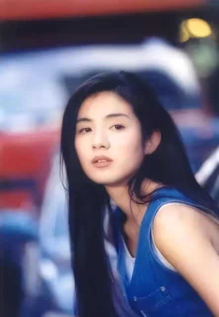 優雅!48歲前玉女派女神被偶遇打扮樸素風采依舊,為愛情選擇隱退