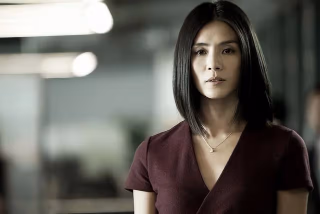 優雅!48歲前玉女派女神被偶遇打扮樸素風采依舊,為愛情選擇隱退