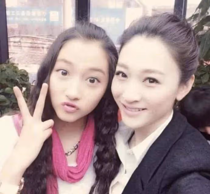 年輕藝人顏值難敵中年女星，同框即艷壓，年紀增長卻美貌不減？