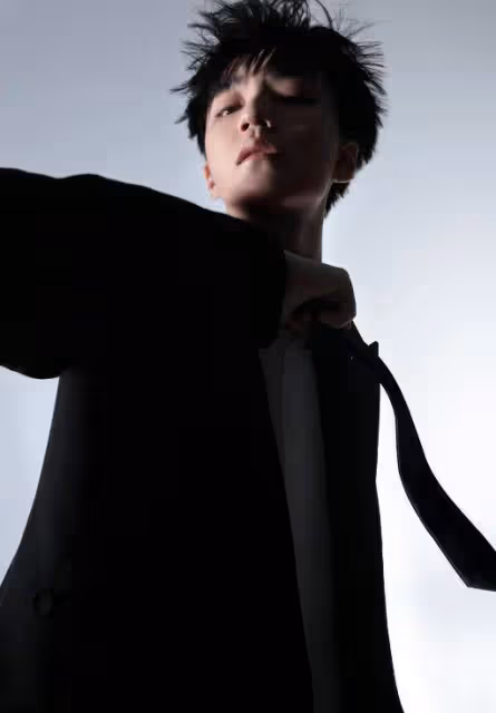 王俊凱23歲生日照發布,王源易烊千璽連續九年生日,祝他