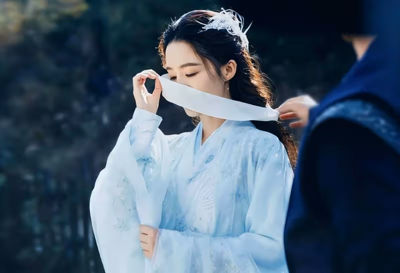 李沁《請君》告訴我們：有些人只能演配角，主角不發光就會陷入怪圈
