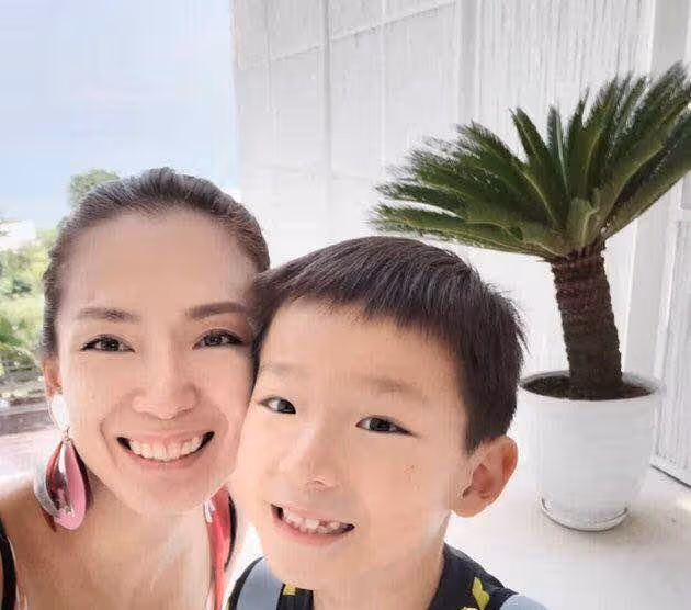 她曾紅極一時被男友騙走8000萬 成按摩小妹還債