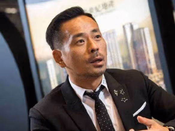洗米華否認違法，妻子出庭旁聽，闊太變奶茶妹，何超瓊等索賠81億