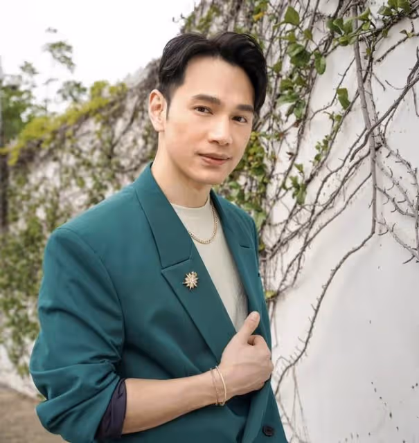 又走一個!TVB知名富二代男星正式離巢,因公開表白港姐引熱議