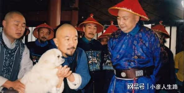 國產劇規範片頭統一標識，留言區淪為大型調侃現場