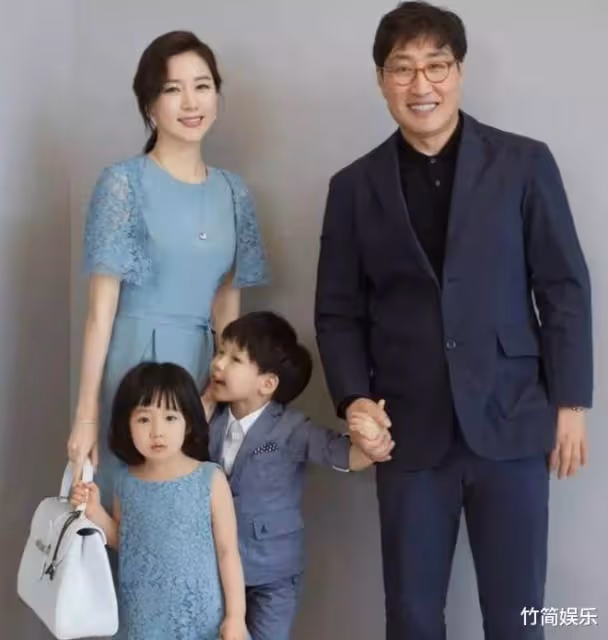 「大長今」李英愛:38歲嫁富豪丈夫,40歲生龍鳳胎,事業家庭雙豐收
