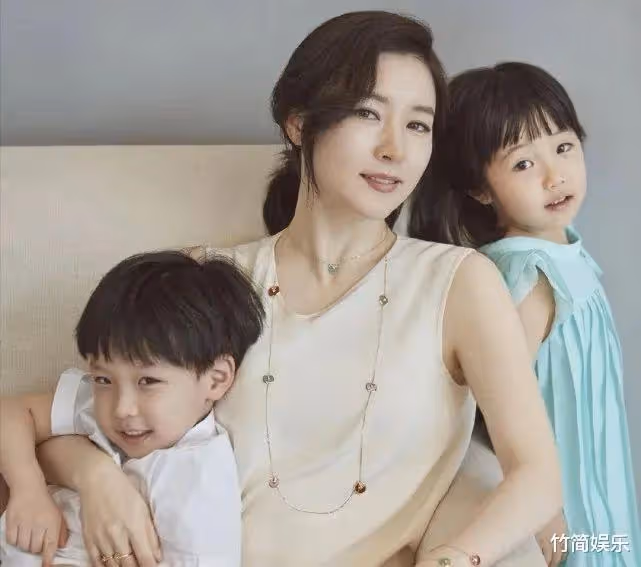 「大長今」李英愛:38歲嫁富豪丈夫,40歲生龍鳳胎,事業家庭雙豐收