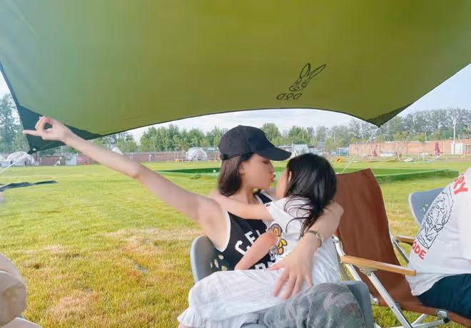 孫怡離婚後獨自為娃慶生,5歲女兒繼承媽媽長腿,穿萬元裙好奢侈