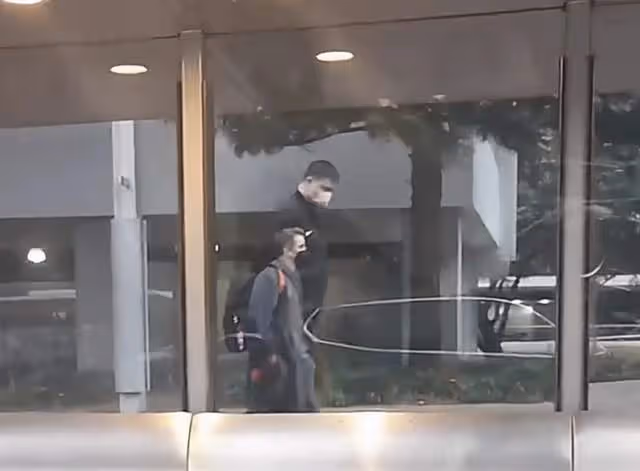 姚明現身雪梨肚腩搶鏡,體重疑超400斤,被曝已移民澳洲真假難辨